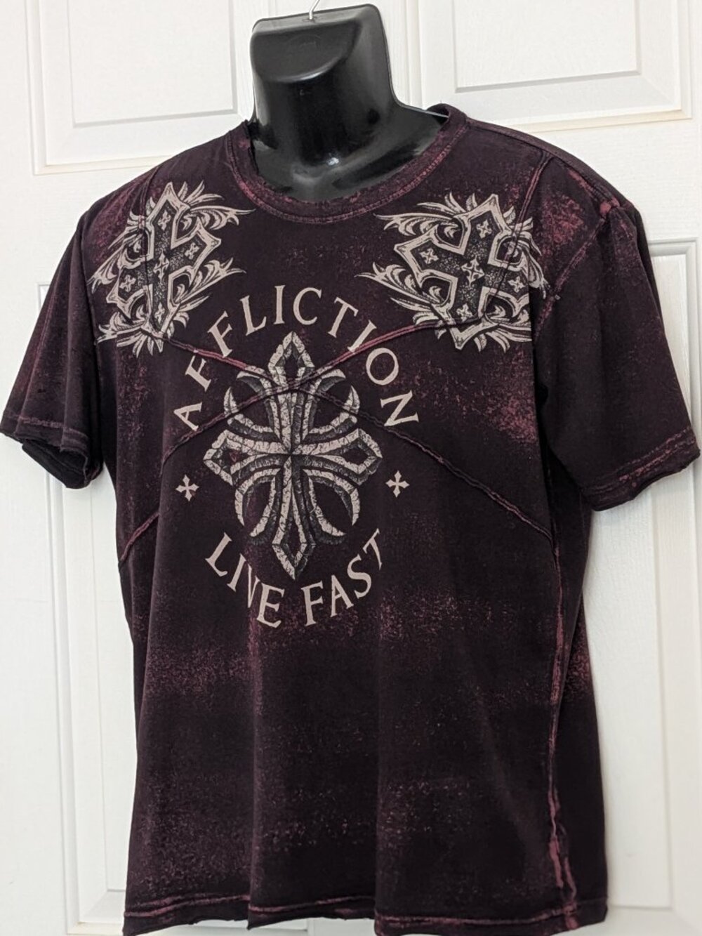 Live Fast Affliction Graphic Men's T-Shirt Cotton Size L Burgundy.